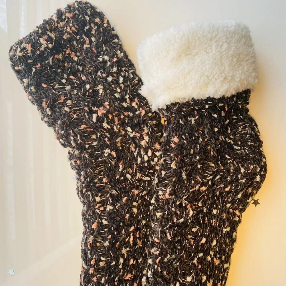 BRAND NEW 1PPK Women Ultra Soft Slipper Sock.